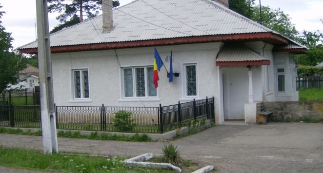 Șef de post reținut pentru luare de mită, trafic de influență și abuz în serviciu
