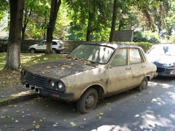 În Roman încep să se ridice ”rablele” de pe domeniul public