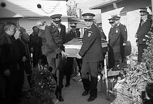 Un ultim omagiu polițistului decedat în accidentul din Secuieni (FOTO)