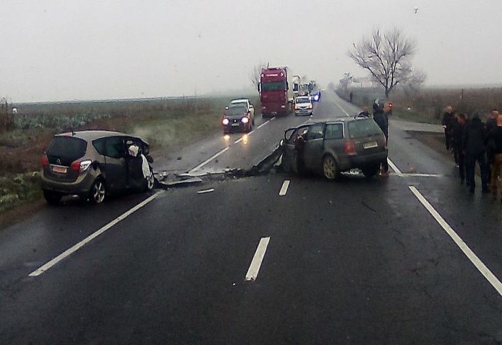 Accident cu 3 morți după ce o bătrână a traversat neregulamentar strada (FOTO)