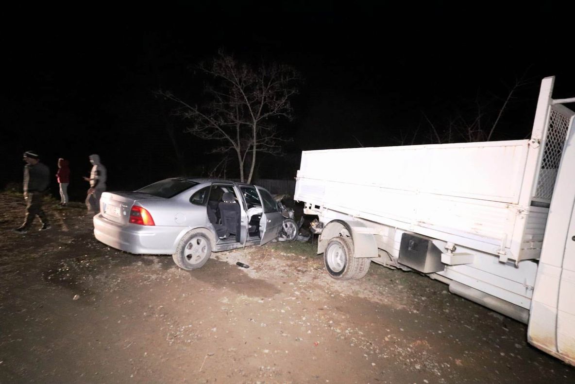 Accident urmat de incendiu în Piatra-Neamț. Șoferul era băut și nu avea permis (FOTO)