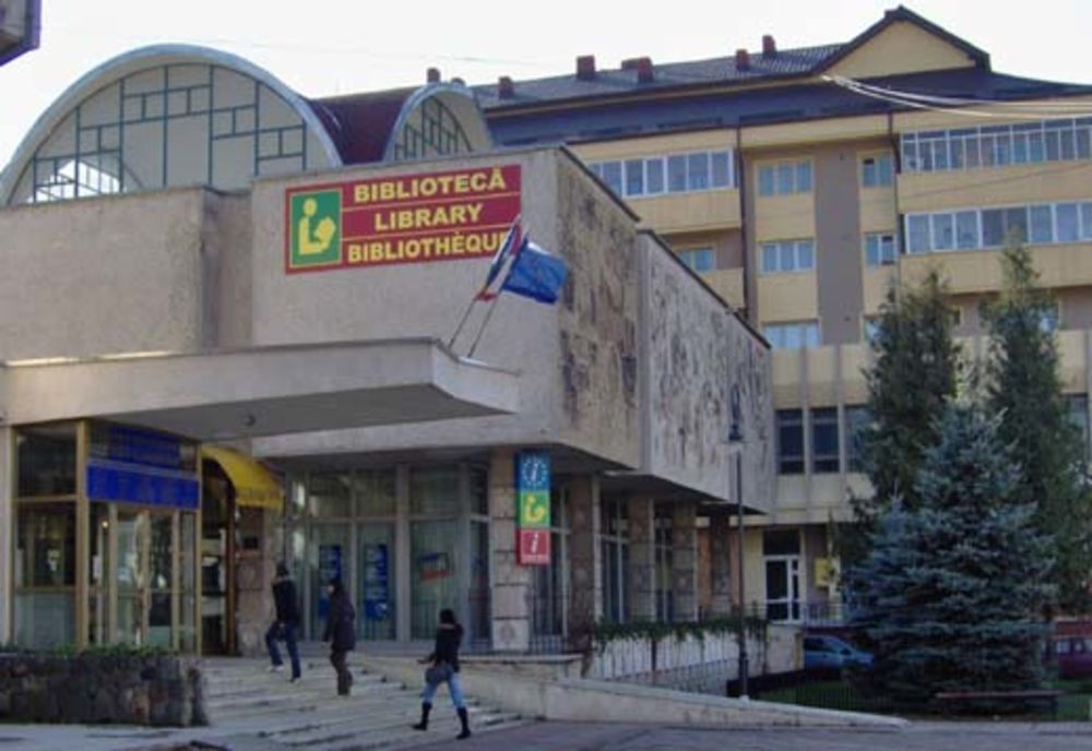 An editorial bogat, la Biblioteca Județeană