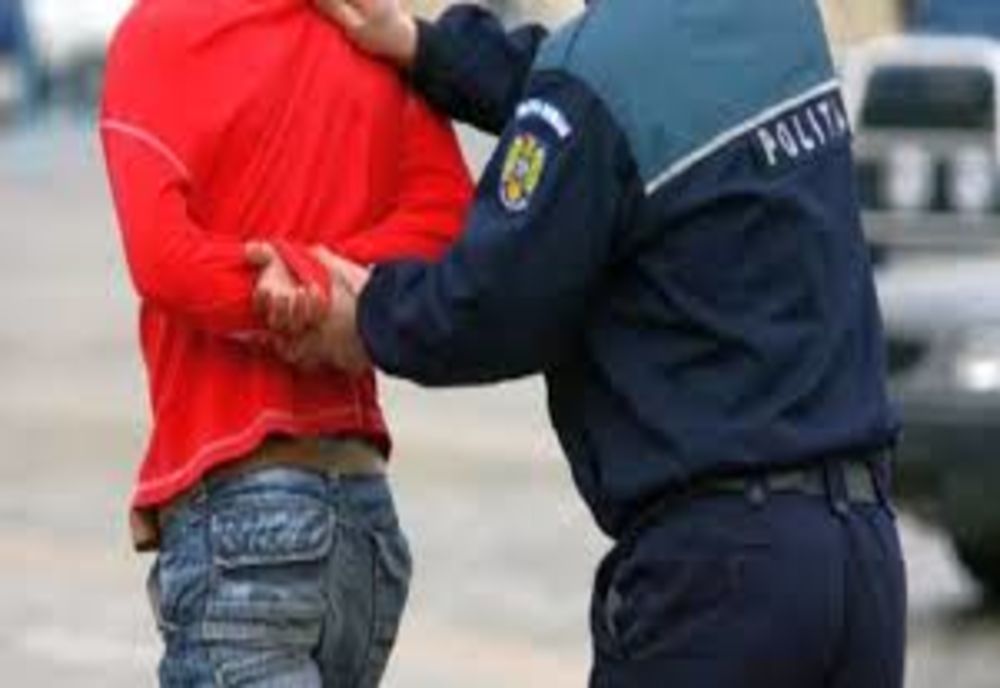 Bărbat din Neamț urmărit internațional pentru viol și furt, prins de polițiști