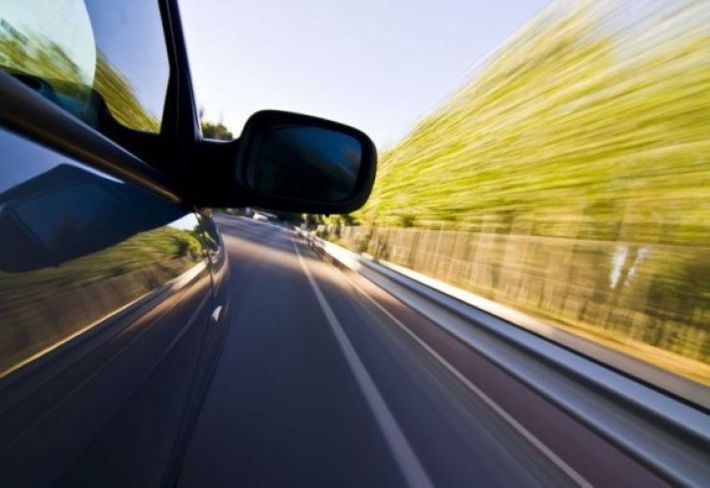 Viteza i-a lăsat fără permis pe 42 de șoferi