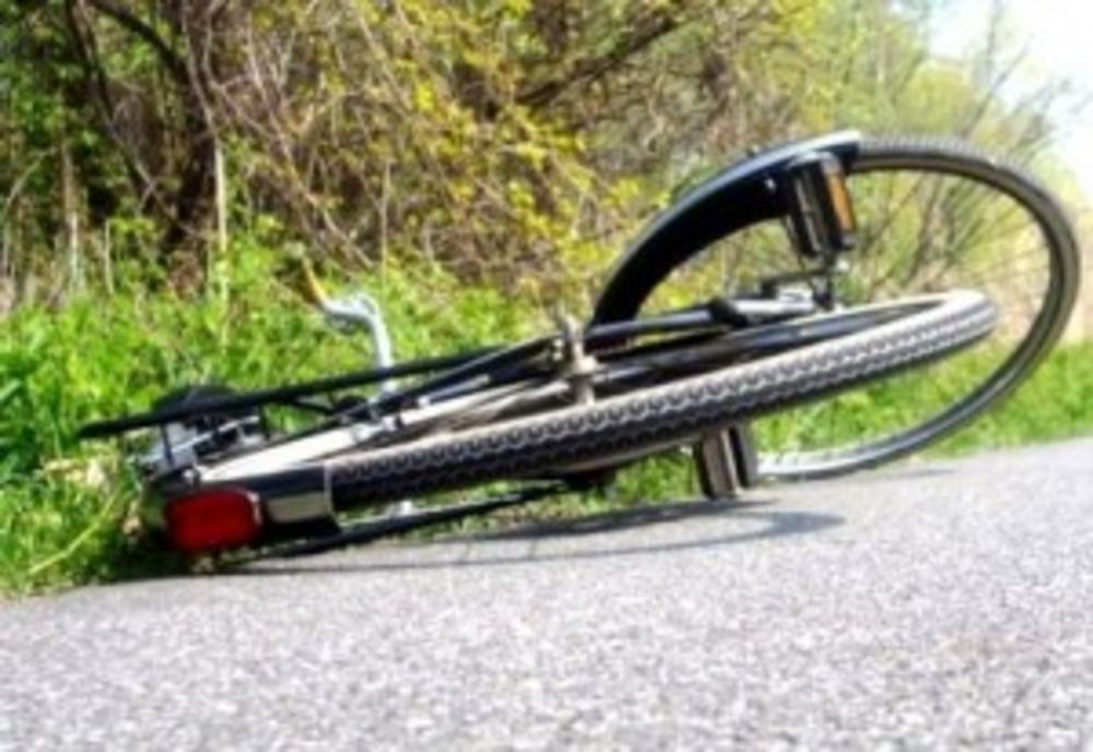 Bărbat în comă după ce a căzut de pe bicicletă