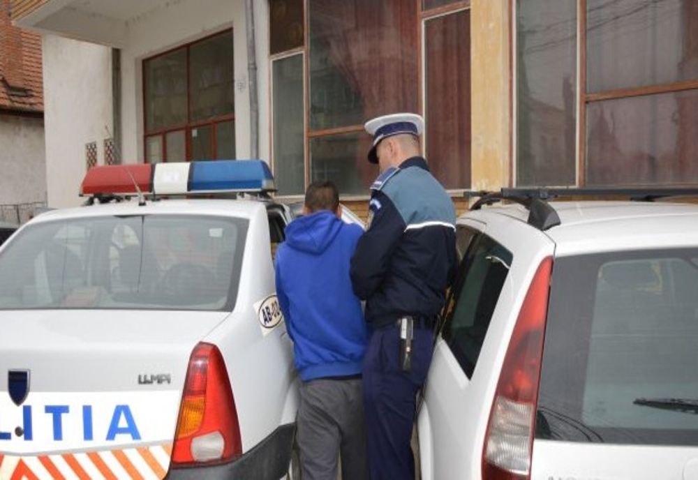 Deși avea ordin de protecție emis cu câteva ore mai devreme, un bărbat  din Piatra-Neamț s-a întors la casa tatălui său amenințându-l cu moartea 