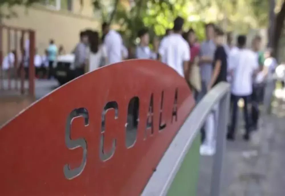 Reîncepe programul "Teleșcoala". Pregătiri pentru Bacalaureatul de toamnă