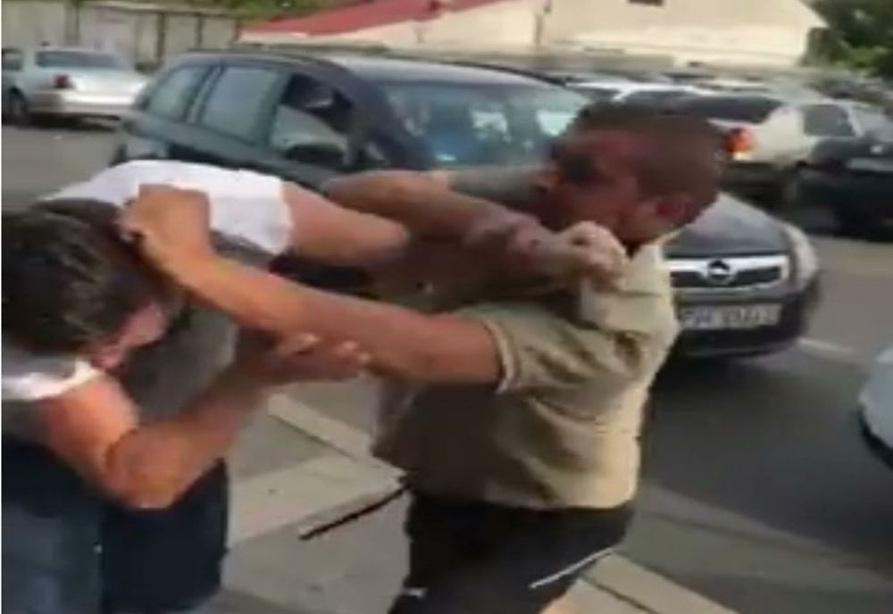 O ceartă între iubiți s-a lăsat cu pumni și foc