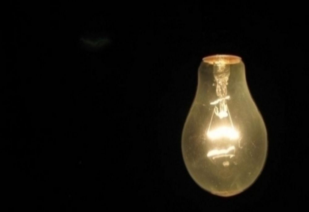 Peste 1.500 de nemțeni au rămas fără curent electric din cauza furtunii