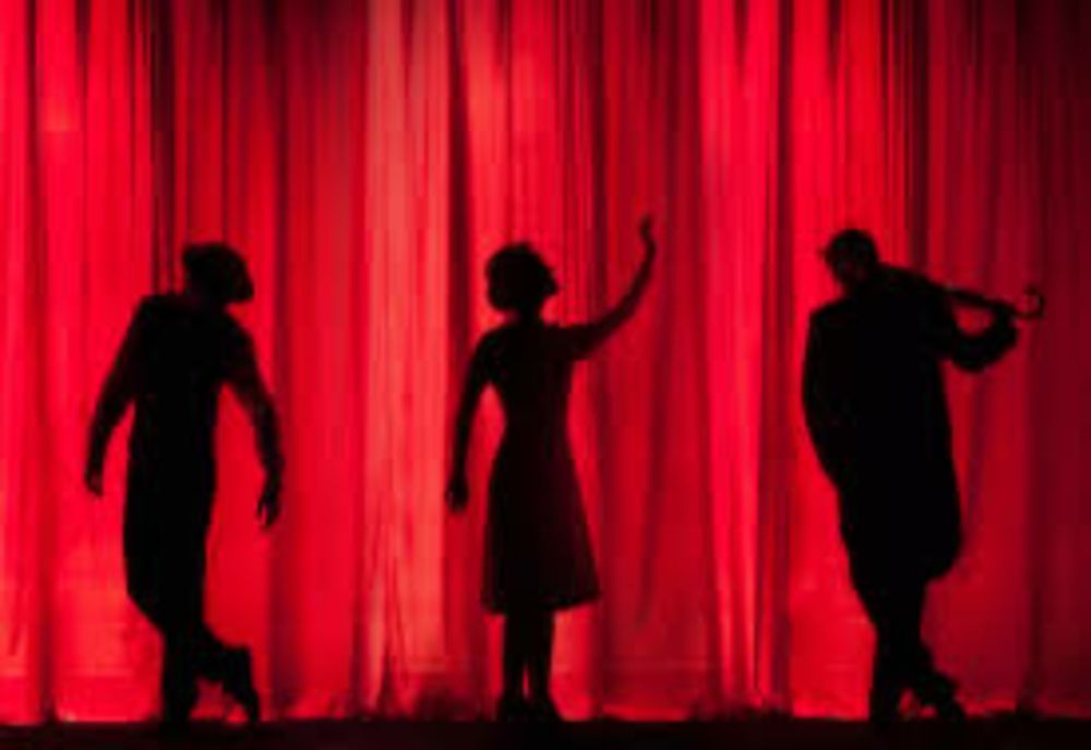 Elevii vor avea posibilitatea de a studia teatrul ca disciplină opțională