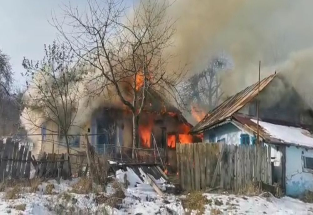Incendiu la Valea Albă din cauza unui coș de fum necurățat