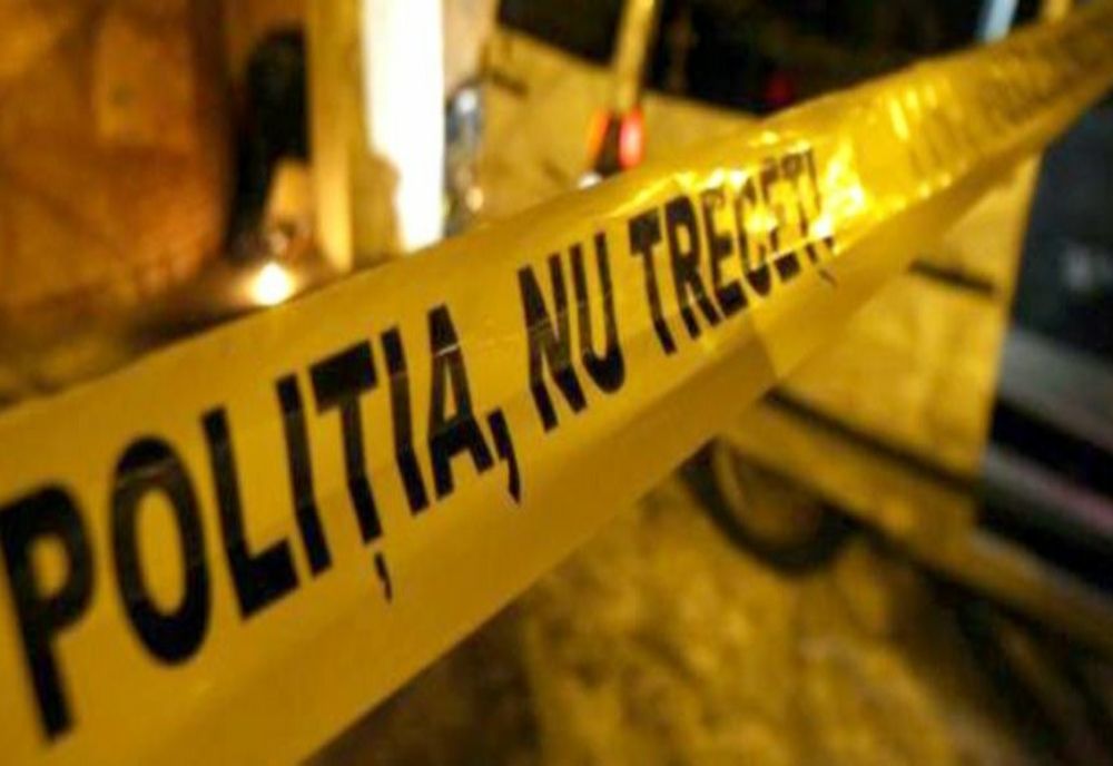 O femeie de 67 de ani din Roman, găsită moartă în casă 