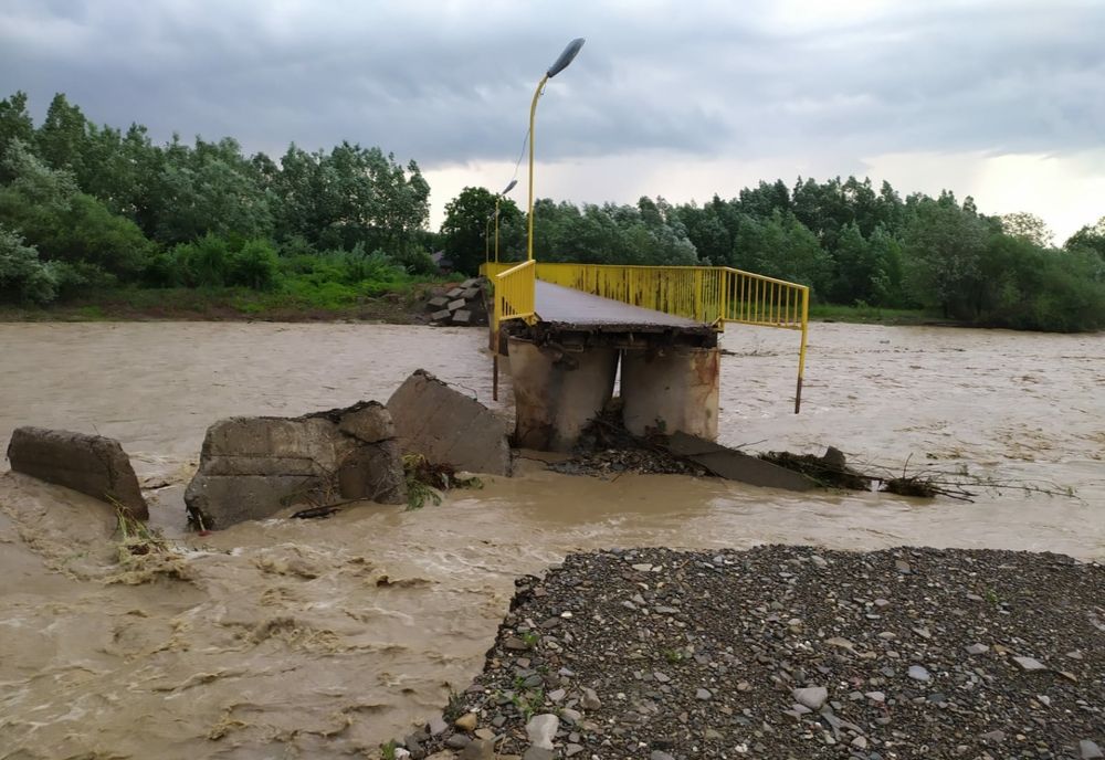 Efectele potopului din Neamț