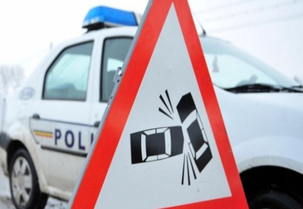 Autotren plin cu BCA răsturnat în șanț