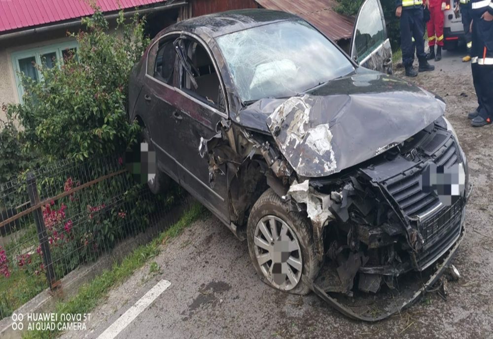 Accident la Farcașa! Șoferița a ajuns la spital