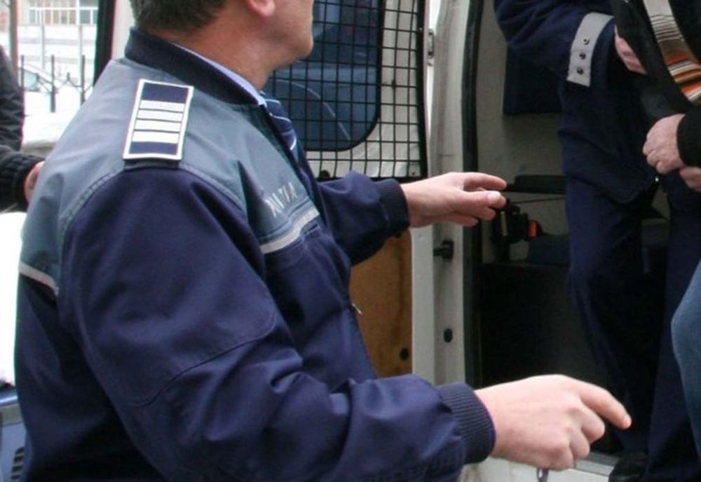 Mandat de arestare preventivă pus în aplicare de polițiștii băcăuani cu sprijinul celor din Piatra-Neamț