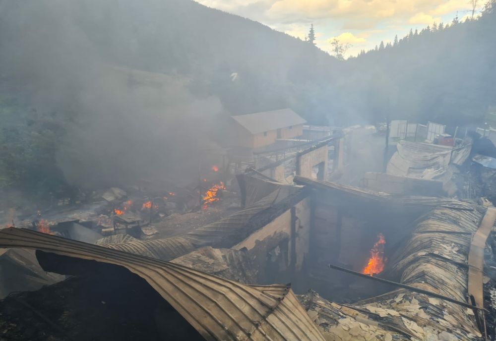 VIDEO - Bilanțul intervenției de la incendiul izbucnit la Mănăstirea Tărcuța
