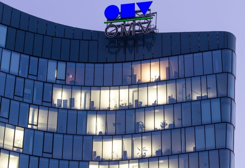 Culisele Statului Paralel - Privatizarea Petrom. Cum făcea bani un fost șef al Gărzii de Mediu cu ajutorul austriecilor