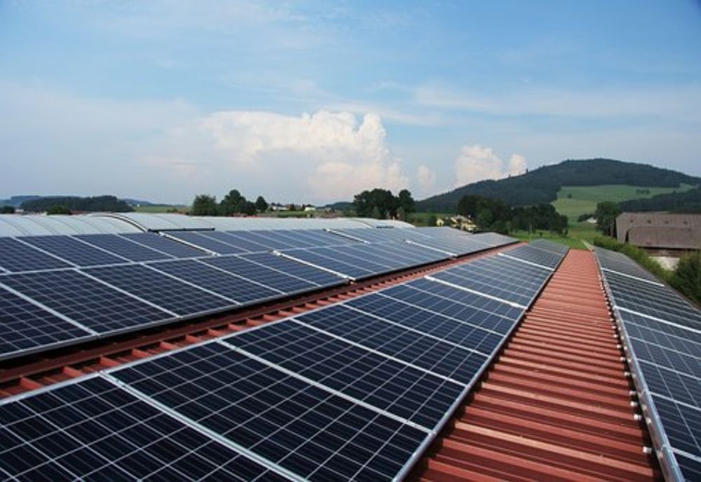 Ministrul Mediului: Am finalizat aproape 40.000 de cereri de finanţare din cele 45.000 pentru panouri fotovoltaice, 5.000 au fost respinse fiind nefinanţabile