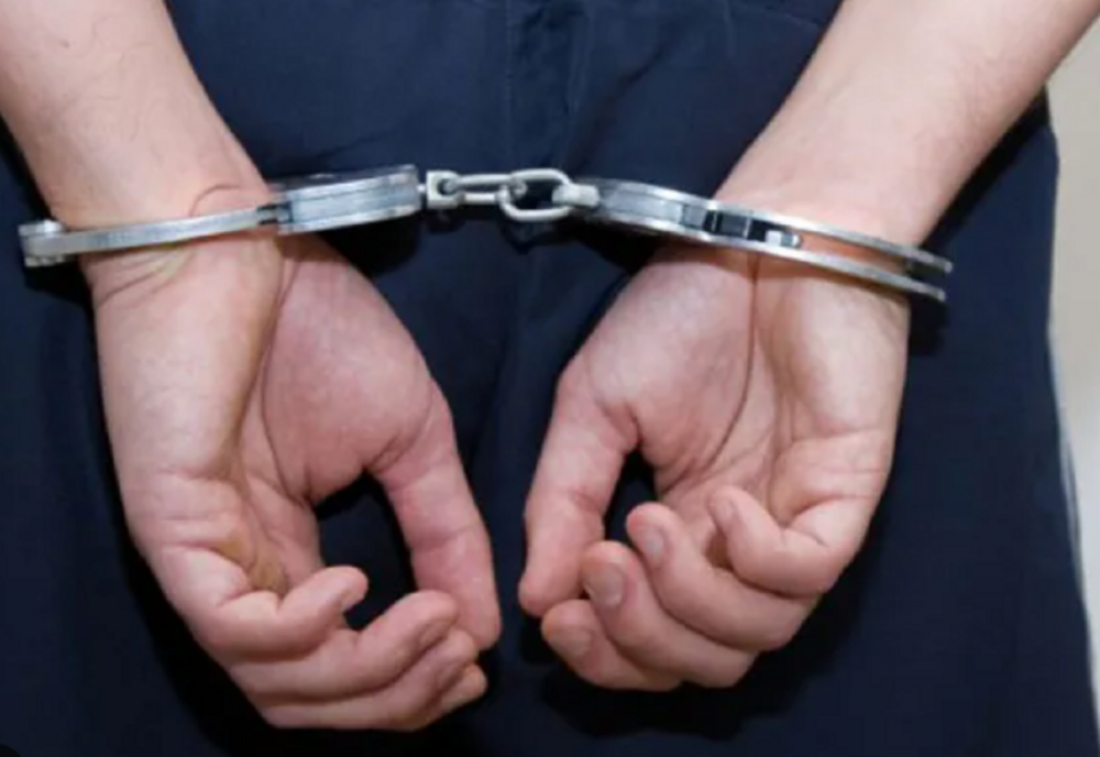 Urmăriți internațional depistați de polițiștii
