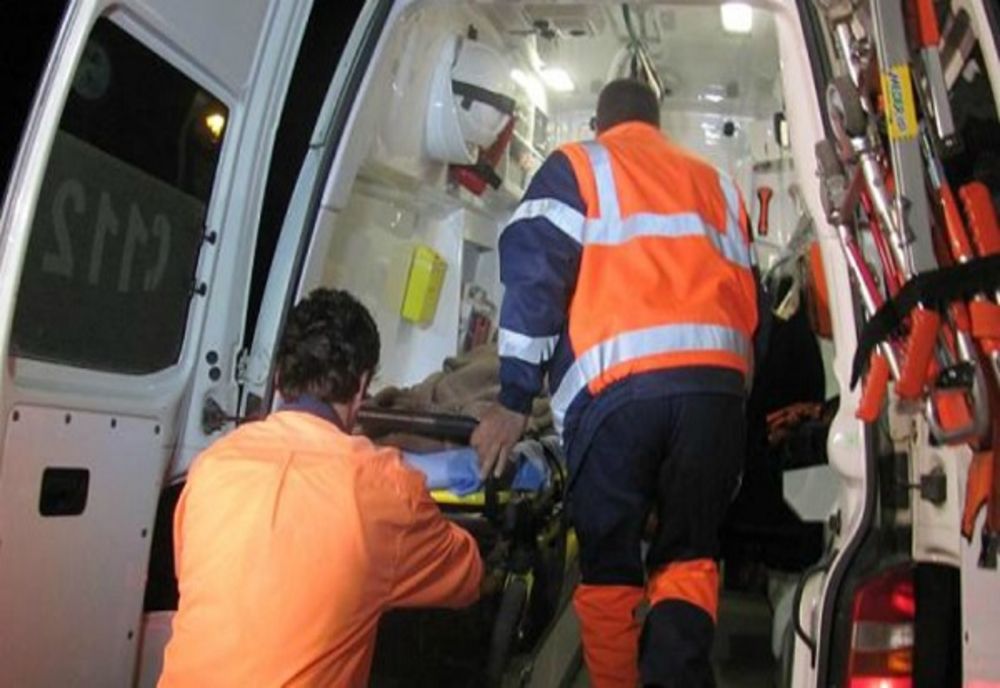Accident din neatenție pe E85! Un tânăr a avut nevoie de îngrijiri medicale