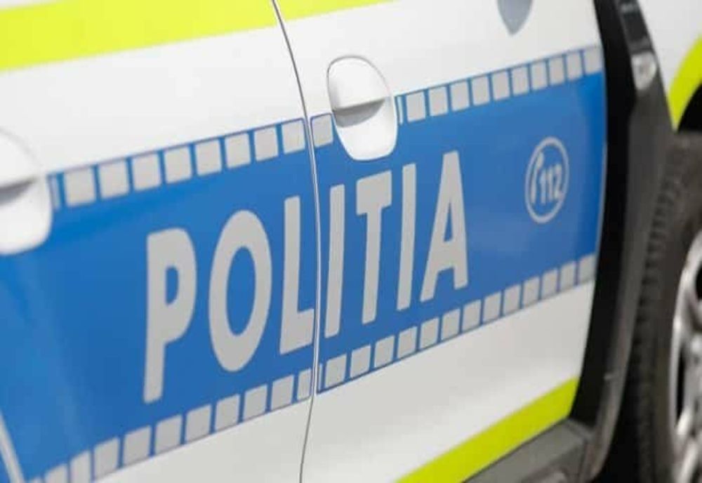 Neatenția, cauza unui accident rutier cu două persoane rănite