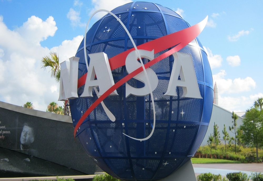 NASA va construi un reactor nuclear pe Lună până în 2030