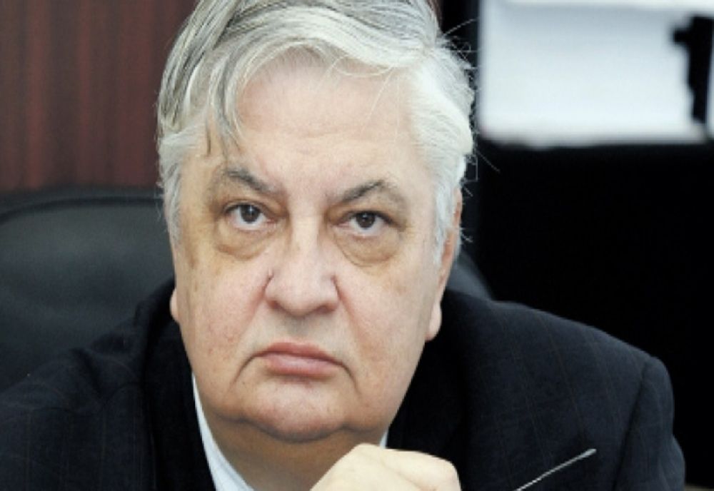 PROFESORUL MIRCEA COȘEA, ANALIZĂ EXCLUSIVĂ LA REALITATEA PLUS: PREMIERUL ROMÂNIEI NU ȘTIE SĂ APERE DEMNITATEA POPORULUI 
