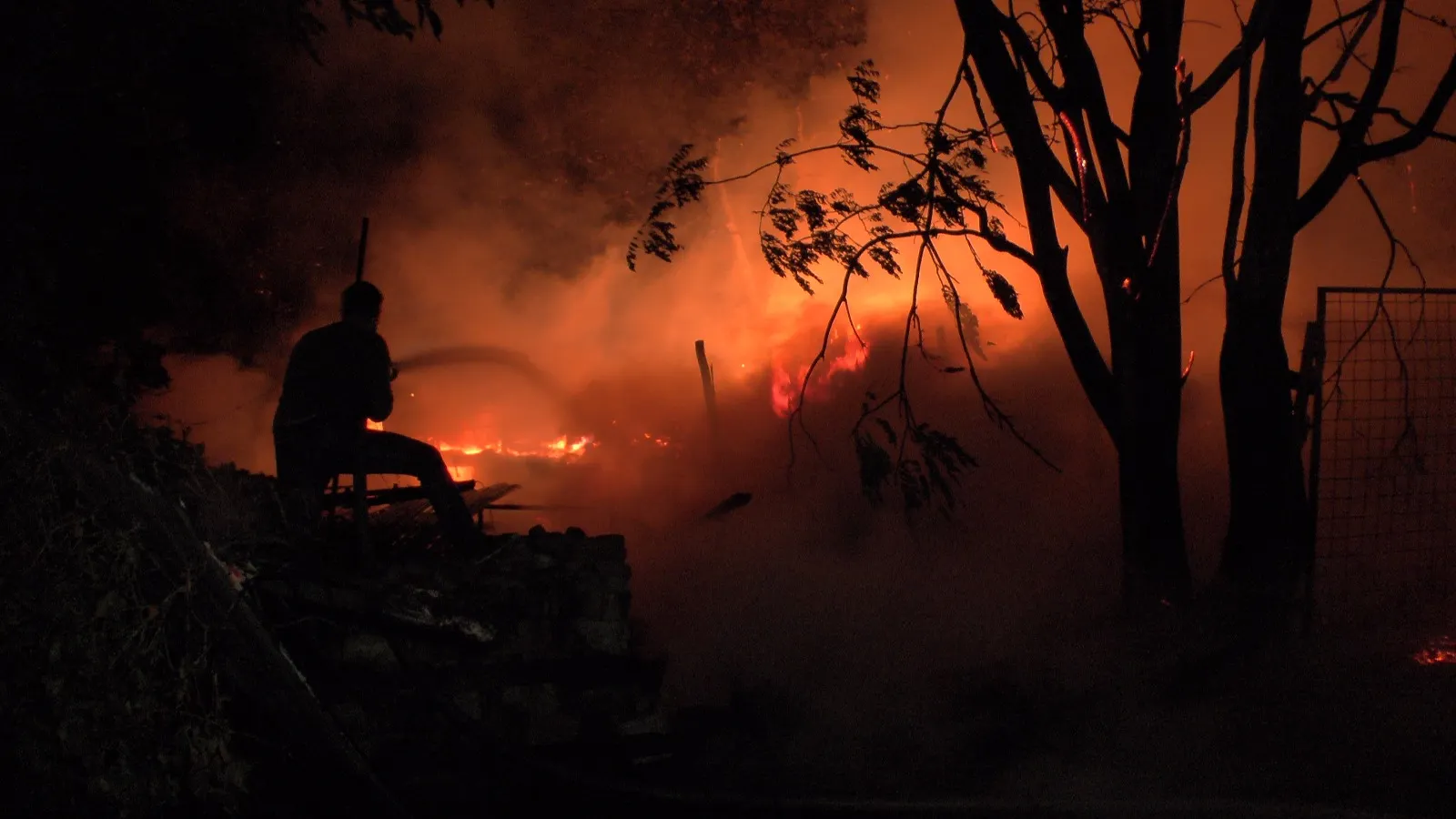 incendiu piatra neamt 7 mistuit