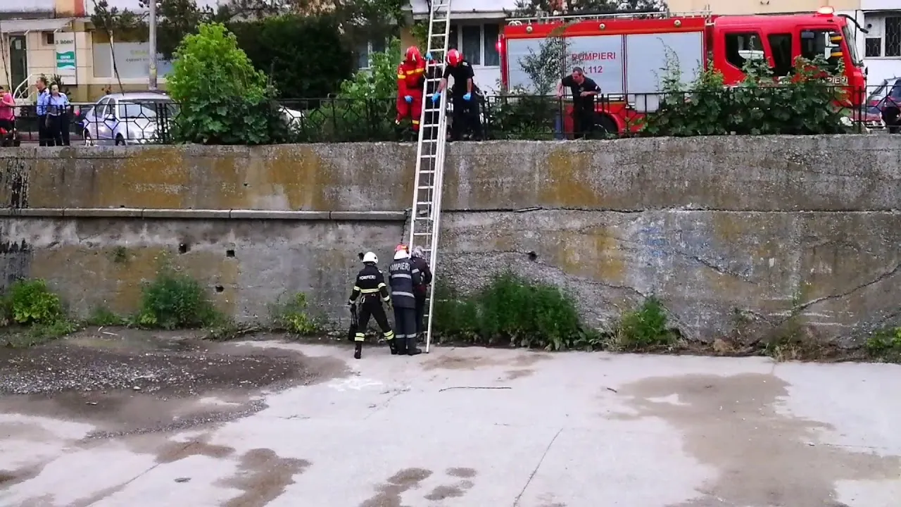 61834