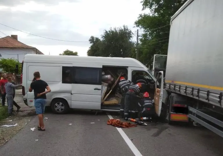 accident grumazesti