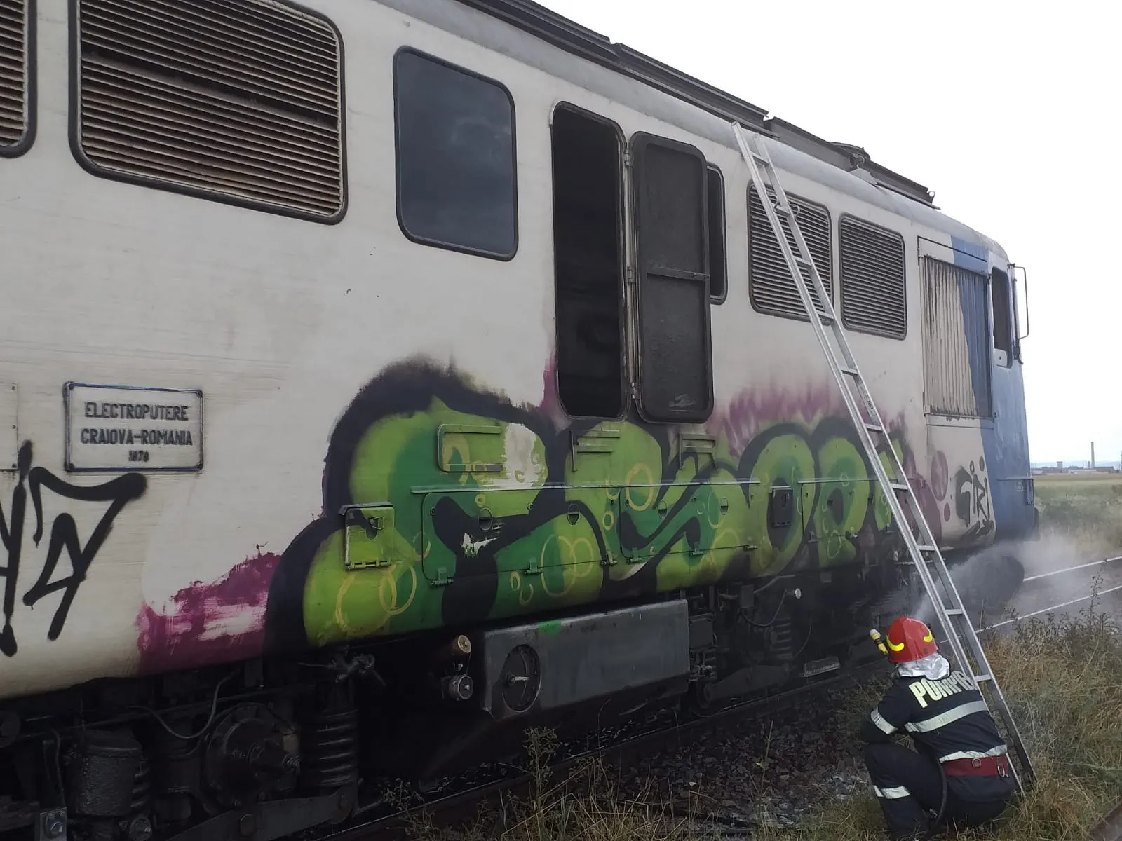 incendiu-lovomotiva-tren