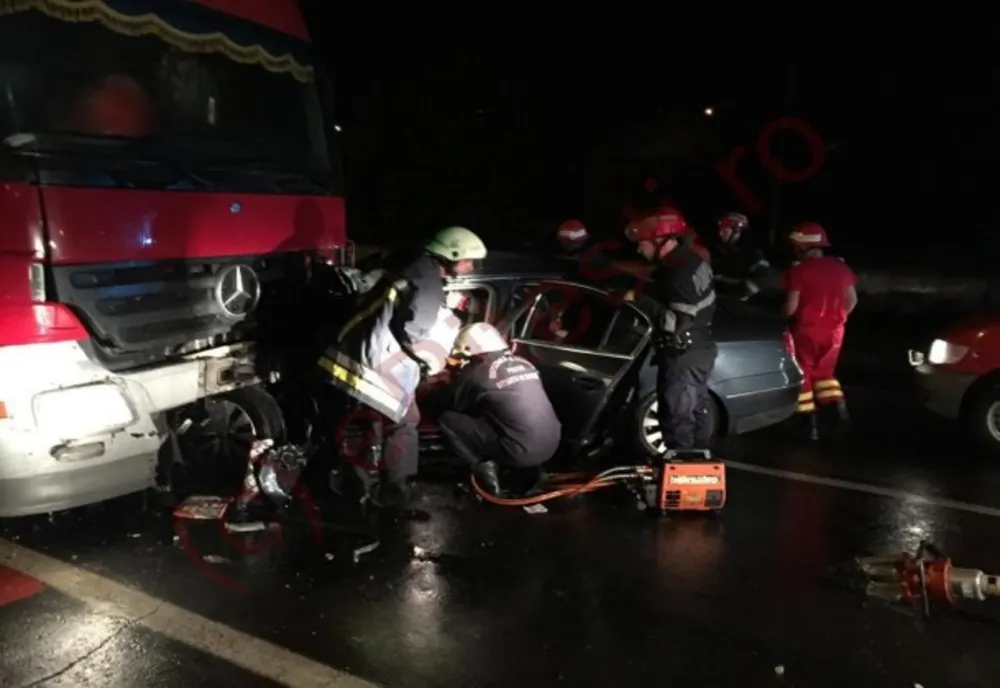 Șoferul care a intrat sub o autoutilitară era băut și nu avea permis de conducere