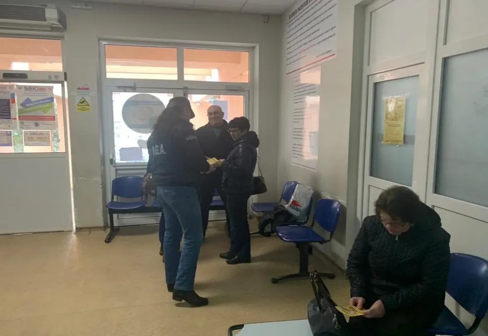 Ofițerii DGA Neamț, ”descindere” la Spitalul Județean de Urgență din Piatra-Neamț. De această dată, în cadrul unei campanii de informare și conștientizare anticorupție