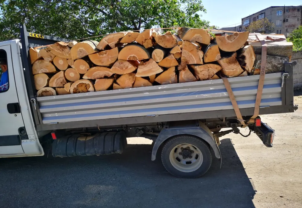 Sucevean amendat și material lemnos confiscat