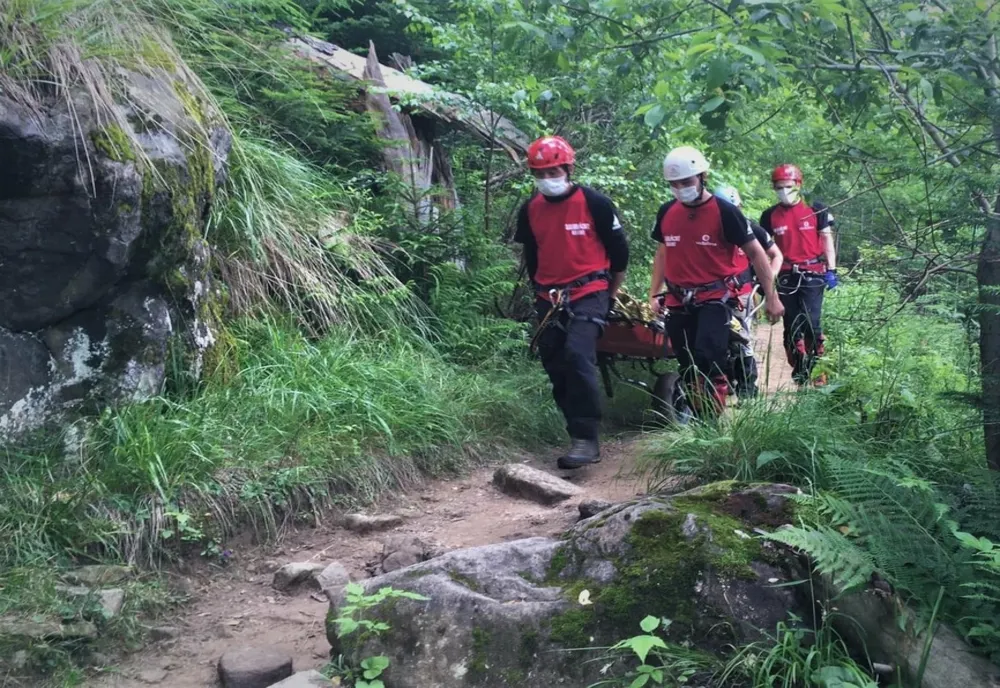 Bărbat în hipotermine, găsit de salvatori la o stână din Hangu
