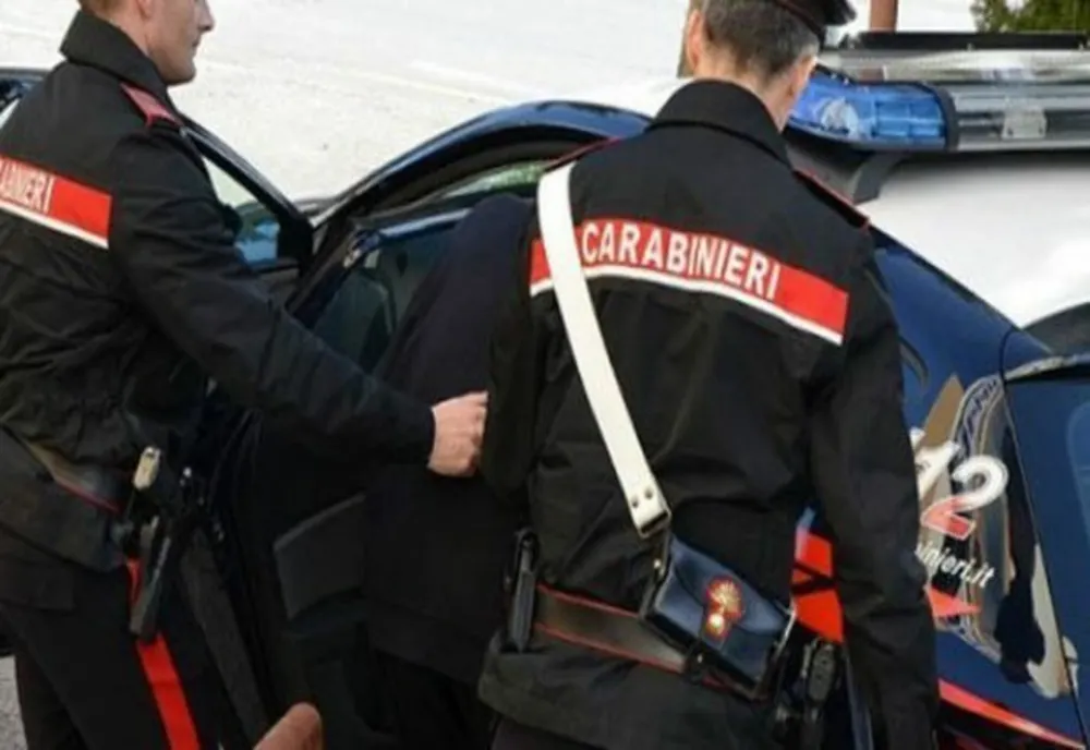 Urmăriți internațional, depistați în Italia! Cei doi infractori au torturat un bărbat din Cordun
