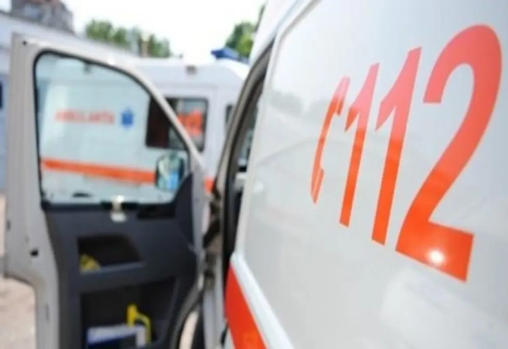 Două femei au ajuns la spital după ce mașina în care se aflau, s-a răsturnat