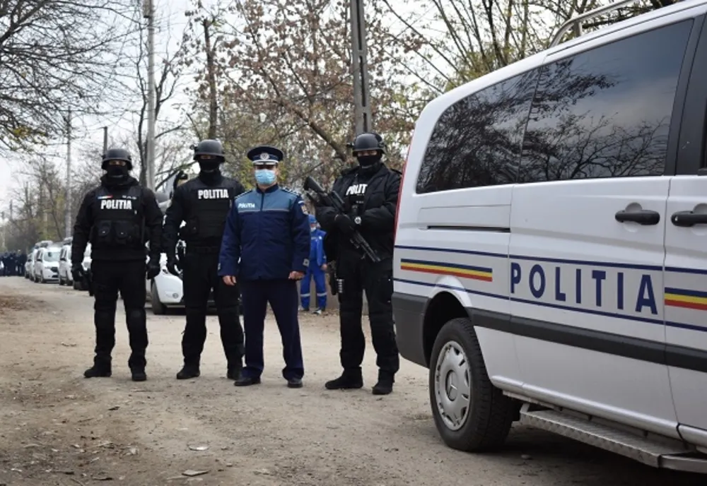 Au ascuns un condamnat la închisoare în casă. Acum sunt cercetați pentru tăinuire