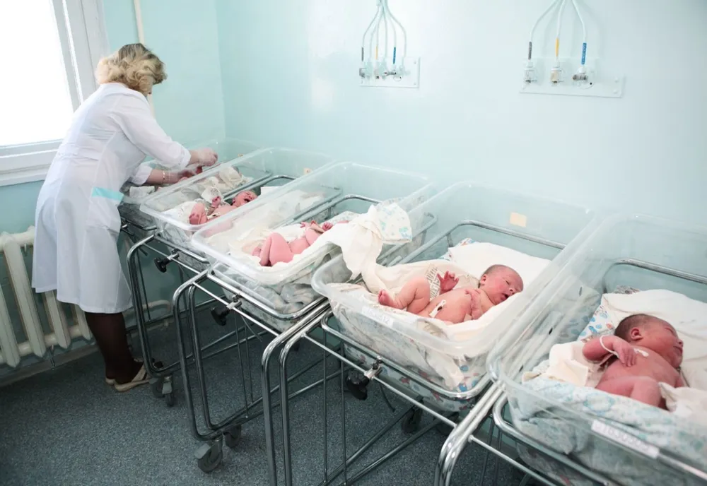UDMR a depus în Senat un proiect de lege care reglementează identitatea şi sexul copilului la naştere