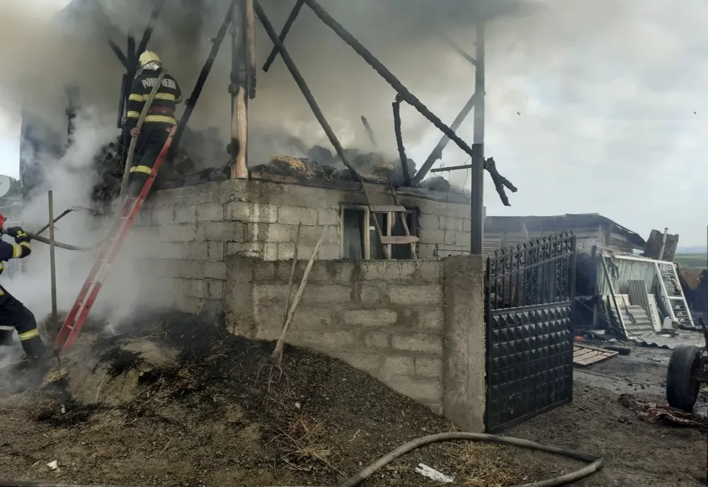 Incendiu la o gospodărie din Păstrăveni