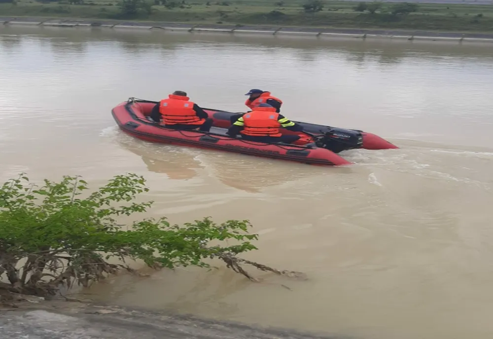 Un bărbat din Piatra-Neamț a ales să-și pună capăt zilelor aruncându-se în lac