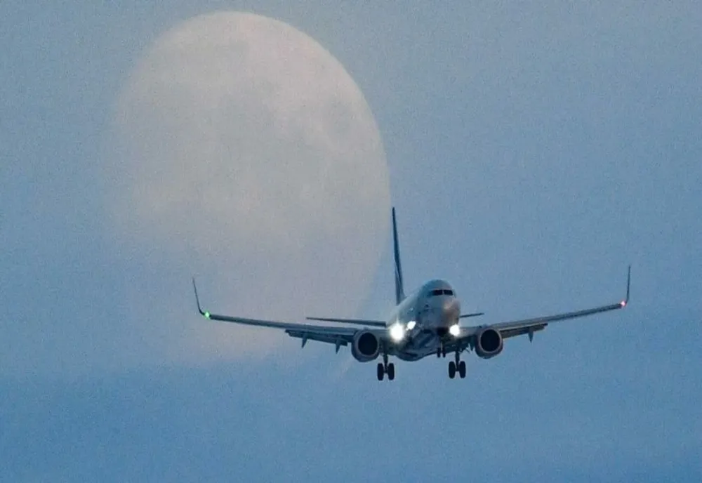 Cel mai mare operator aerian low cost din Europa a anunţat că va reduce programul zborurilor de iarnă