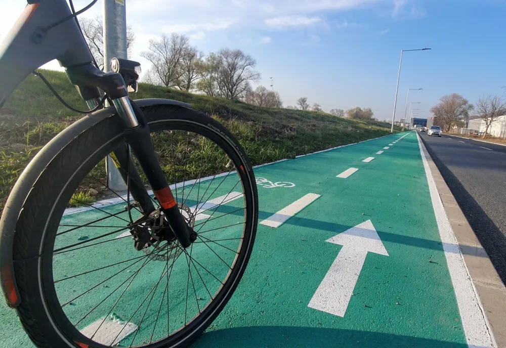 Proiect de lege adoptat de Guvern: Bicicletele şi trotinetele electrice vor avea nevoie de RCA