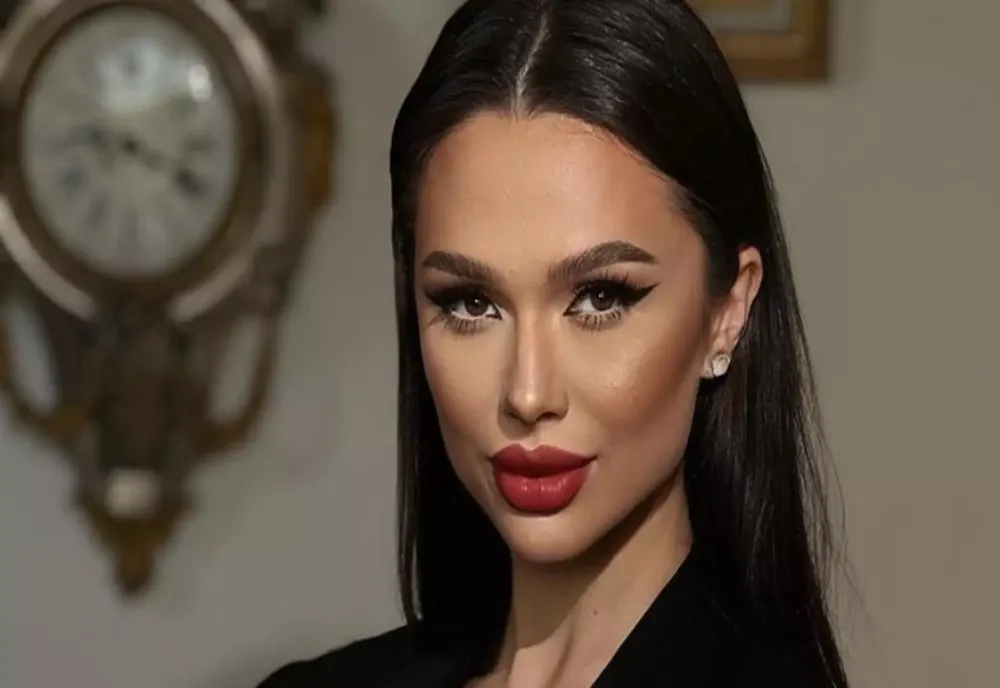 FAMILIA REALITATEA S-A MĂRIT. ANA MARIA PĂCURARU A NĂSCUT UN BĂIEȚEL PERFECT SĂNĂTOS