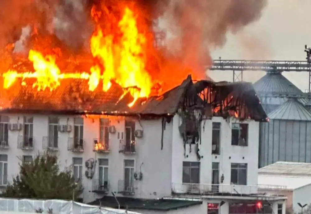 Tragedie uriașă în Hong Kong: 159 de morți în incendiul din zgârie-nori. Poliția a arestat 15 suspecți