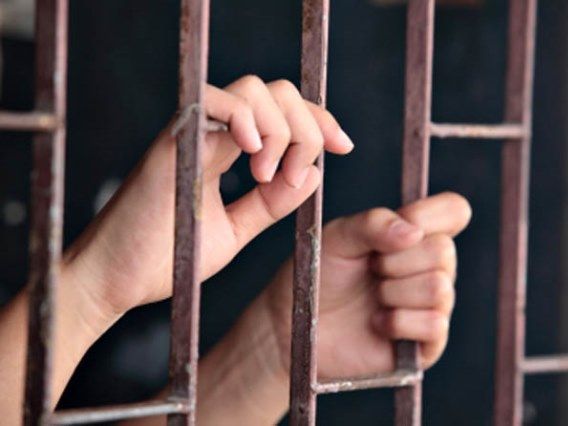 arest bare