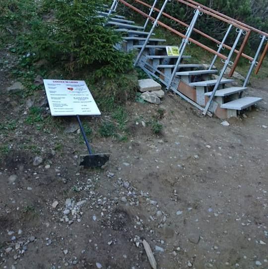 indicatoare vandalizate