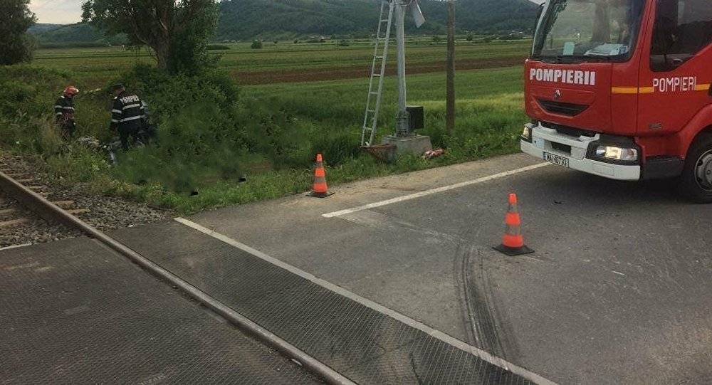 camion calea ferata blocat pompieri