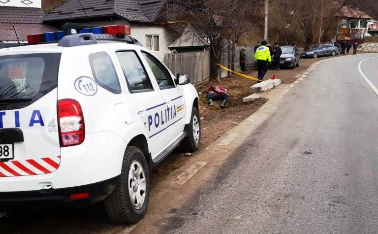 Bărbat găsit decedat. O bucată de beton, dintr-un podeț, a căzut peste el